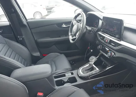 2024 Kia Forte Gt-Line z USA, uszkodzony, nr VIN 3KPF54AD0RE833869